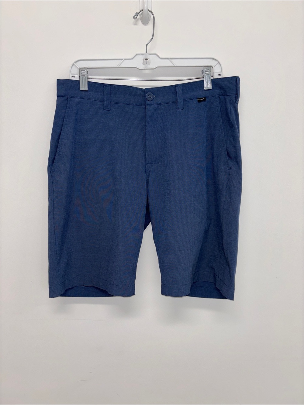 Travis Mathew golf shorts 32